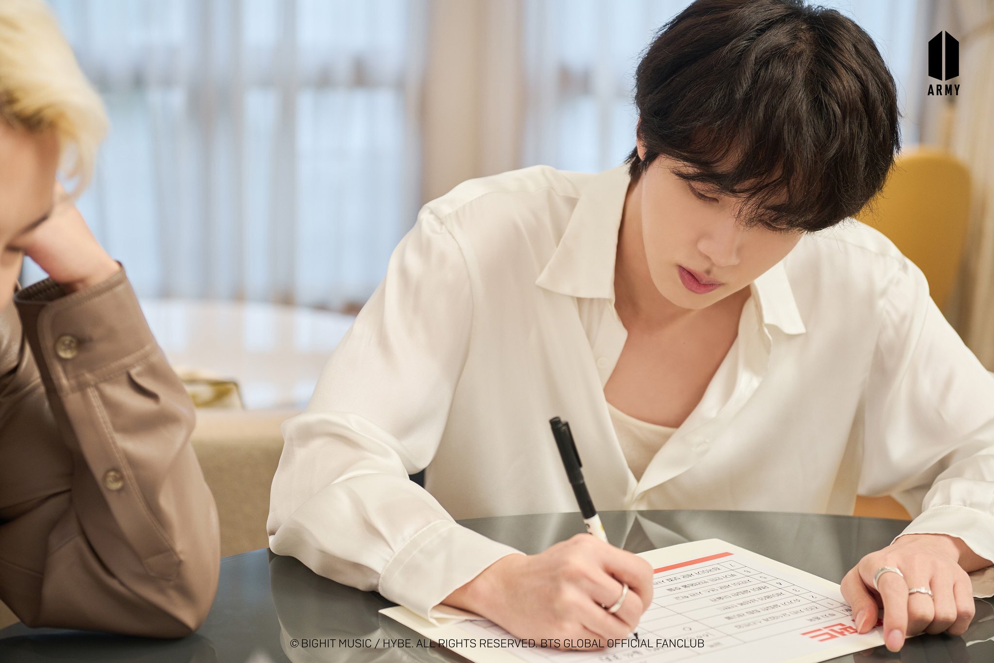 221222-BTS-Weverse-Update-BTS-Investor-s-Club-Behind-Cuts-documents-2