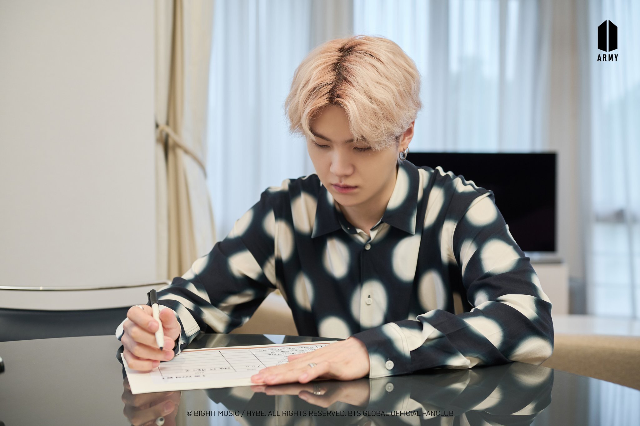 221222-BTS-Weverse-Update-BTS-Investor-s-Club-Behind-Cuts-documents-3