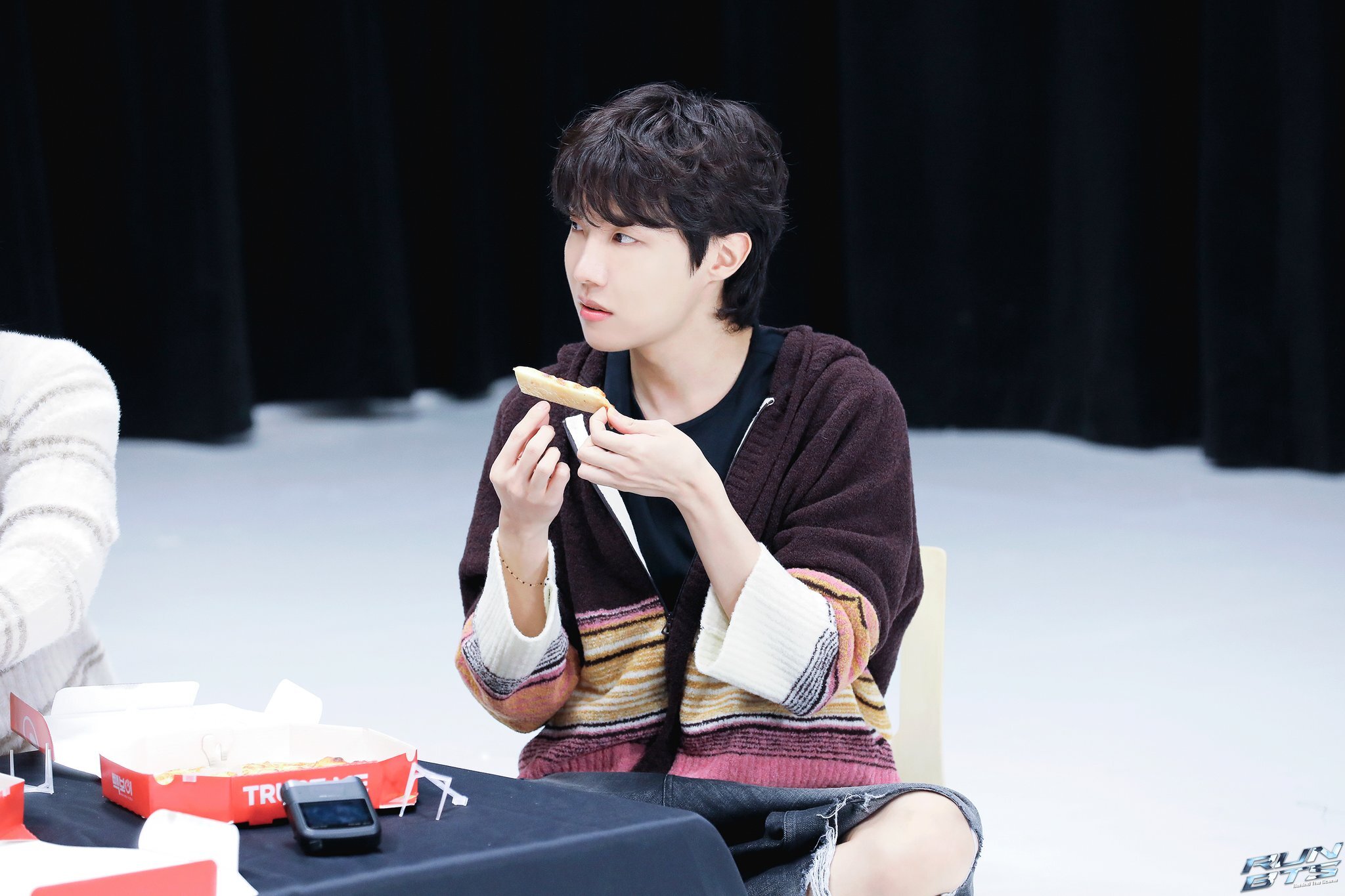 230104-BTS-Weverse-Update-Run-BTS-2023-Special-Episode-Next-Top-Genius-part-1-Behind-Cuts-documents-12