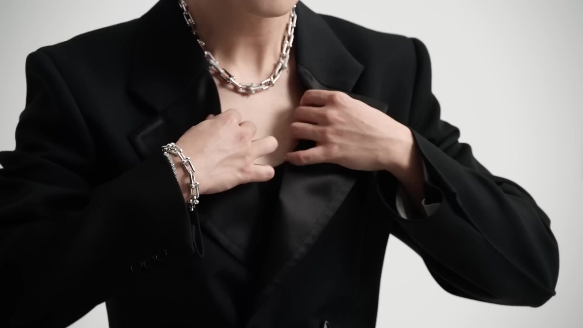 Jimin of BTS Wears Tiffany HardWea[1] 17