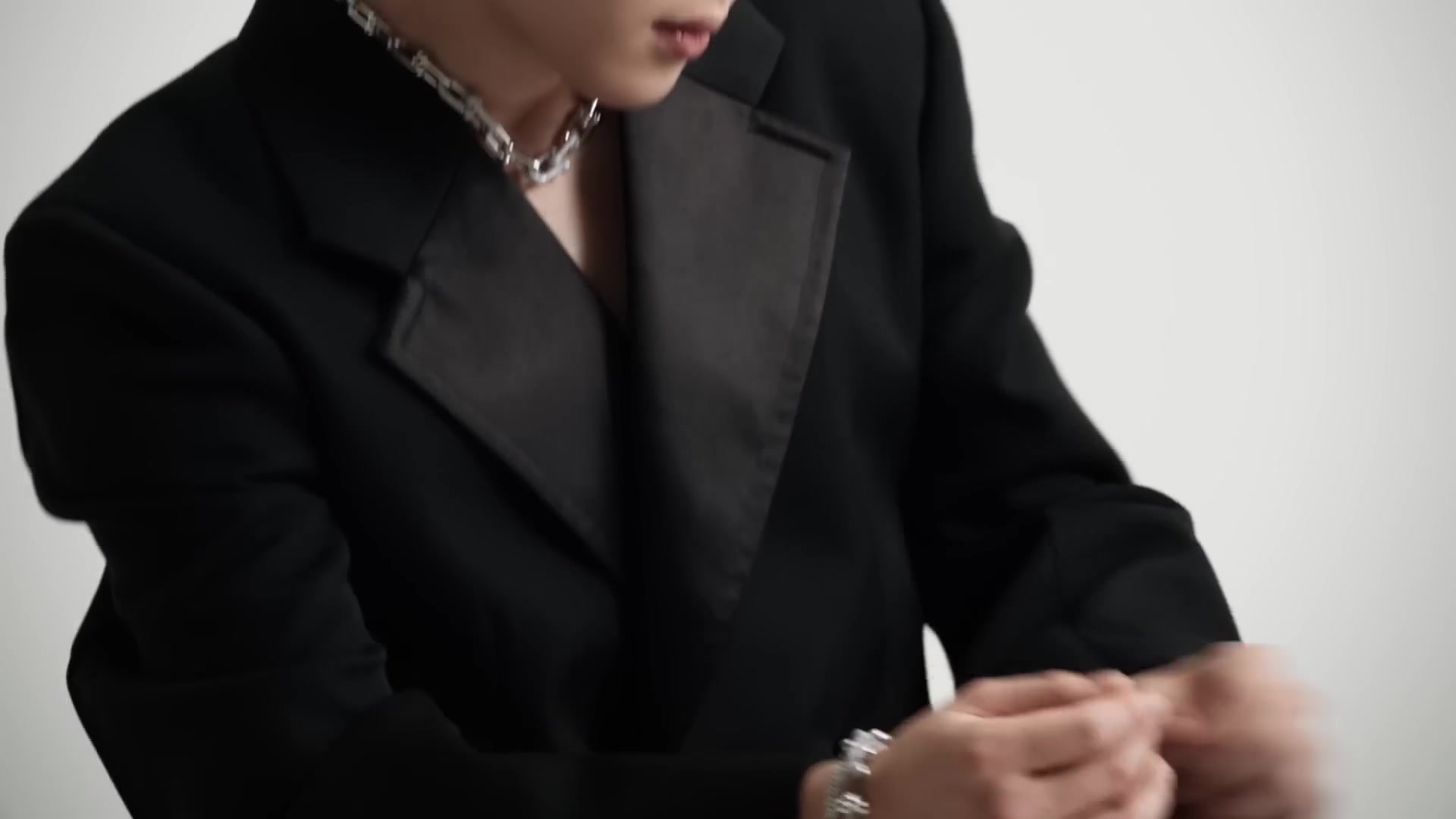 Jimin of BTS Wears Tiffany HardWea[1] 25